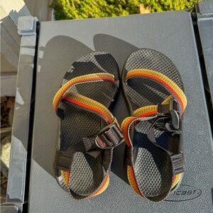 Women’s Size 5 Wide Width Green and Yellow Chaco Classic Sandals